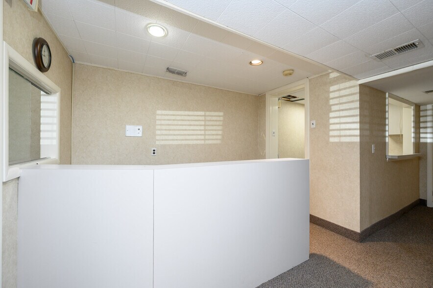 More Photos Of 373 Ford Ave, Fords Medical For Sale