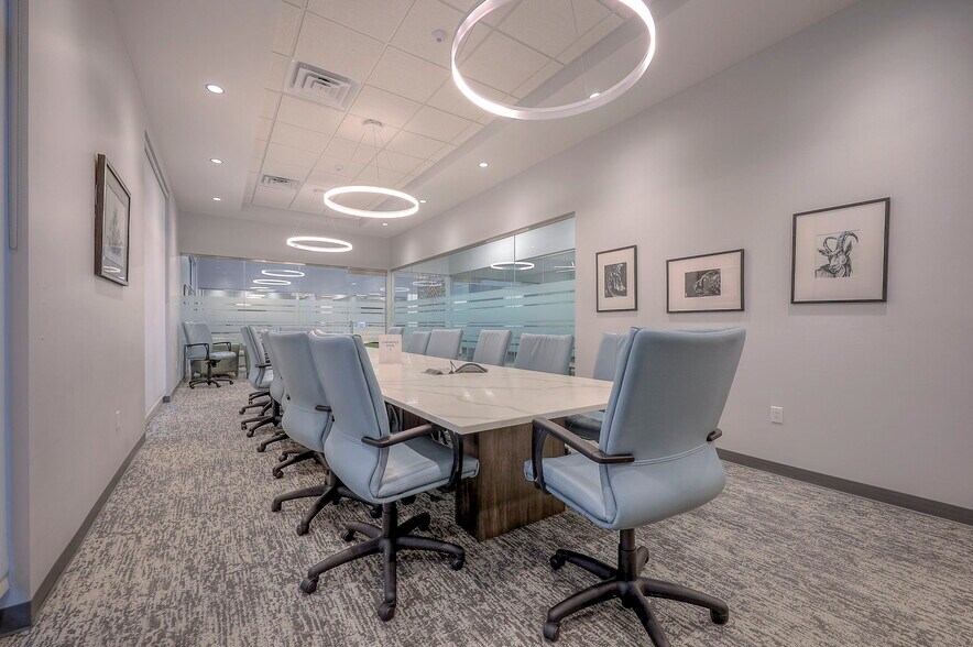 More Photos Of 5821 NW 72nd St, Kansas City Office For Lease