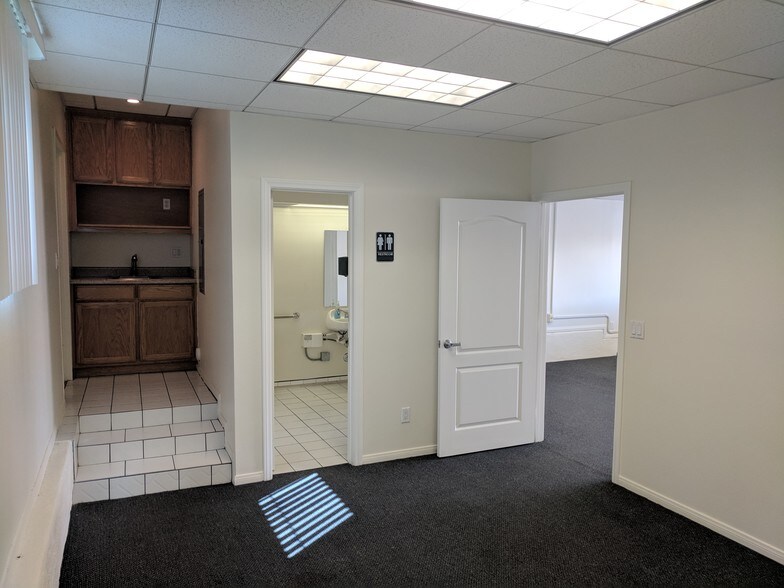 More Photos Of 4620-4620 1/2 E 3rd St, Los Angeles Storefront Retail Office For Sale