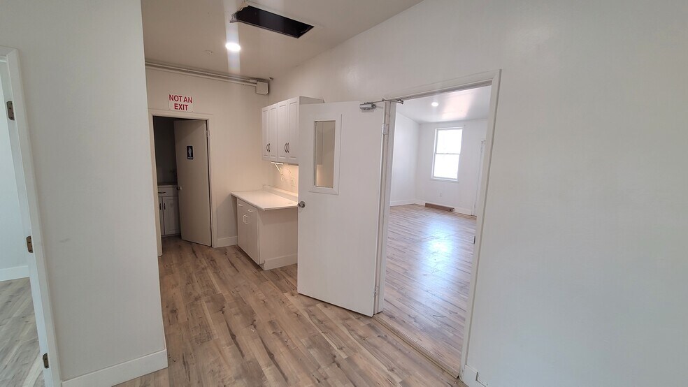 More Photos Of 3177 Guerneville Rd, Santa Rosa Office For Lease
