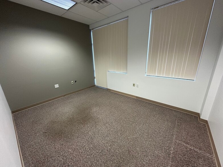 More Photos Of 2139 E Primrose St, Springfield Office For Lease