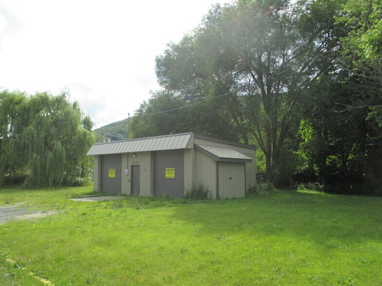 More Photos Of 3 Vine St, Greenwood Lake Warehouse For Lease