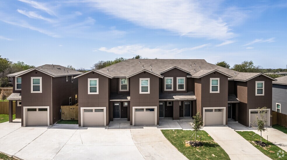 More Photos Of 13903 Annas Way, San Antonio Apartments For Sale