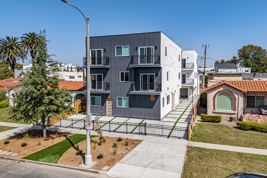 More Photos Of 2010 S Dunsmuir Ave, Los Angeles Multifamily For Sale