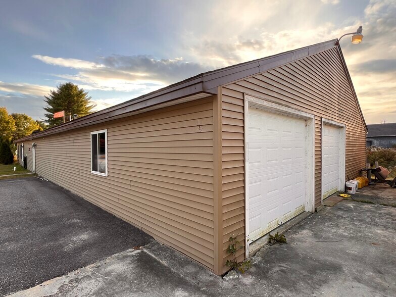 More Photos Of 23 Roosevelt Trl, Casco Freestanding For Sale