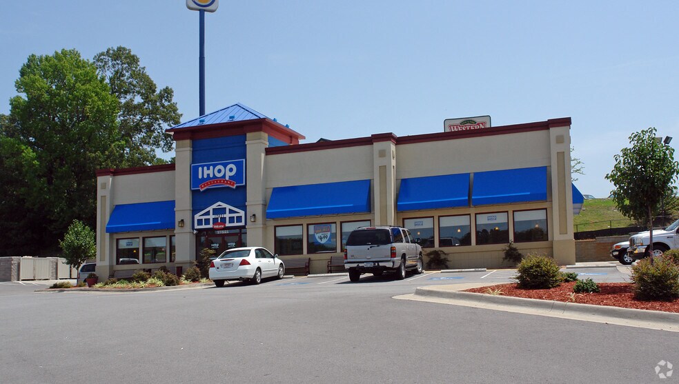 More Photos Of 17821 I-30 Hwy, Benton General Retail For Sale