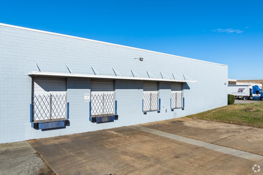 More Photos Of 3817 Air Park St, Memphis Warehouse For Sale