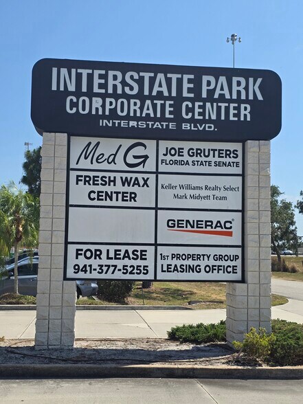 More Photos Of 418-544 Interstate Ct, Sarasota Light Distribution For Lease