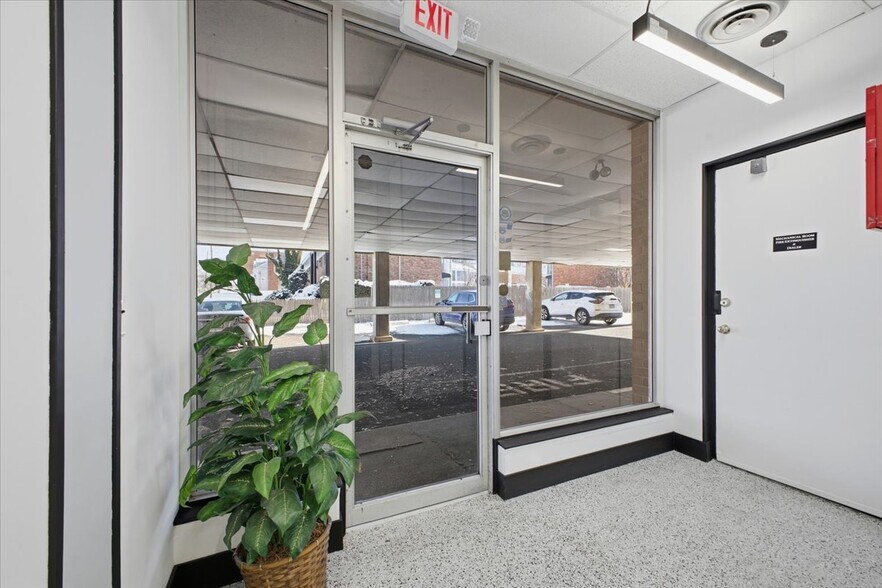 More Photos Of 99 Morris Ave, Springfield Office For Lease