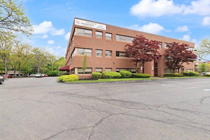More Photos Of 2 Main St, Stoneham Office For Lease