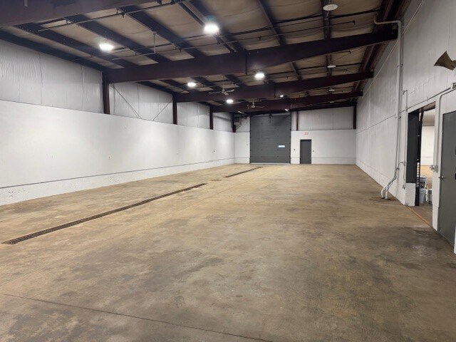 More Photos Of 5906 Prairie St, Weston Office For Lease