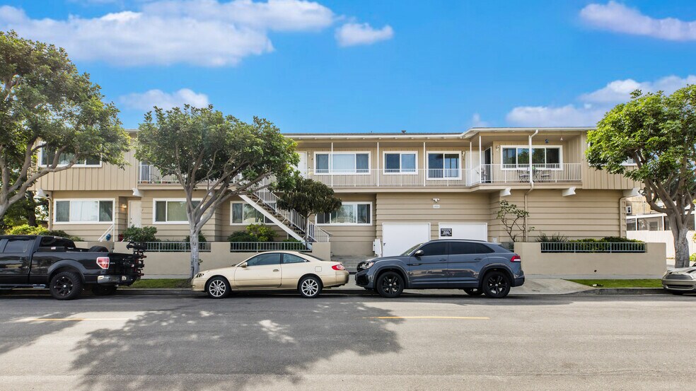 More Photos Of 1021 W 14th St, San Pedro Apartments For Sale