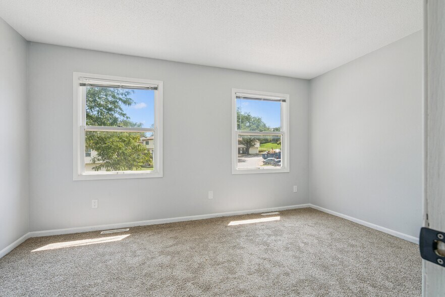 More Photos Of 2517 Sylvan Glen Ct, Iowa City Apartments For Sale