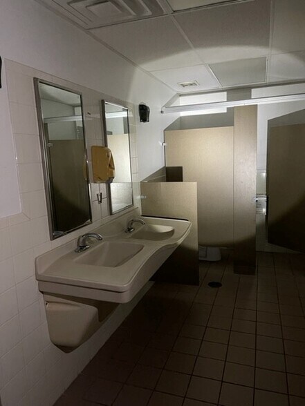 More Photos Of 6433 Highway 182 E, Morgan City Storefront For Lease