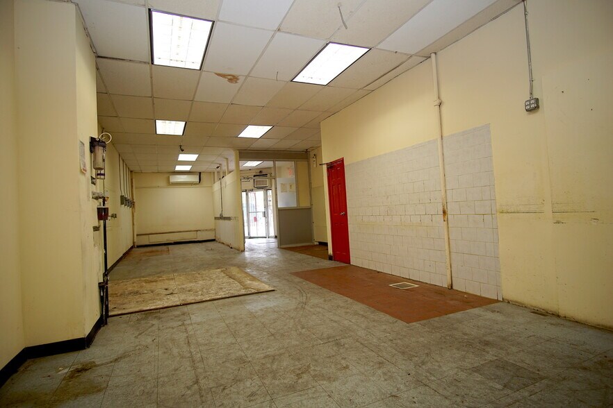 More Photos Of 41-10 29th St, Long Island City Storefront Retail Office For Lease