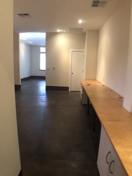 More Photos Of 220 Windsor River Rd, Windsor Apartments For Sale