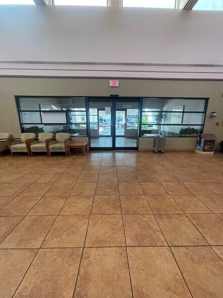 More Photos Of 2423 W Dunlap Ave, Phoenix Office For Sale