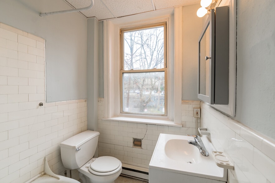 More Photos Of 2115 N 63rd St, Philadelphia Apartments For Sale