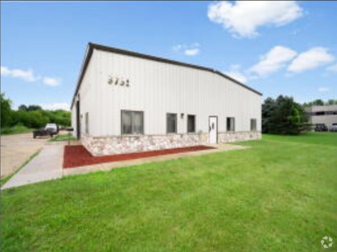 Primary Photo Of 3751 Scenic Rd, Slinger Manufacturing For Lease