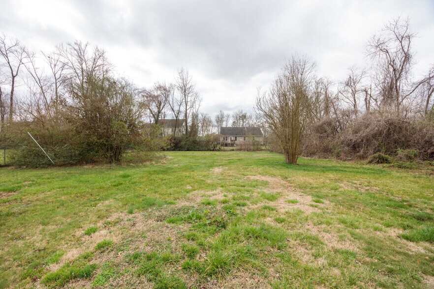 More Photos Of 217 E Williamsburg Rd, Sandston Office For Sale