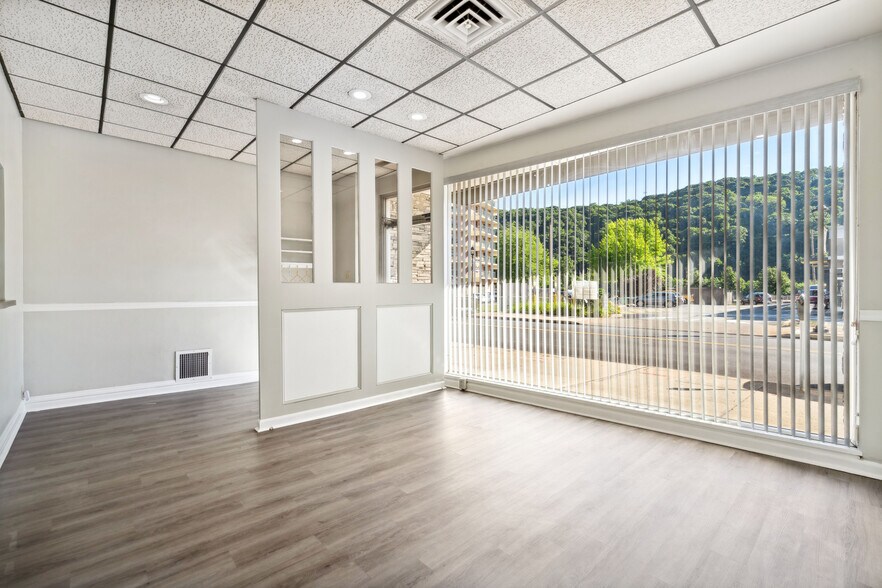 More Photos Of 314-316 W Main St, Monongahela Storefront Retail Office For Sale