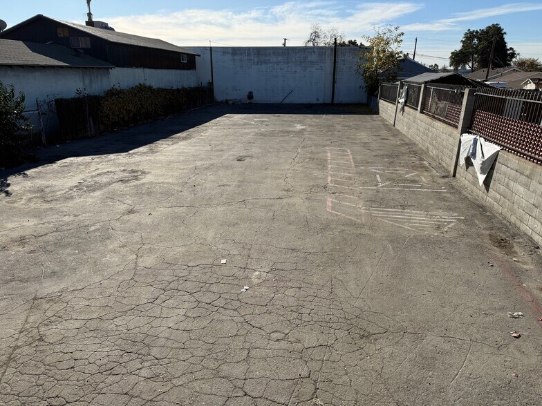 More Photos Of 1284 E 3rd St, Pomona Land For Lease