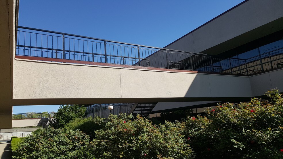 More Photos Of 7094 Peachtree Industrial Blvd, Peachtree Corners Office For Sale