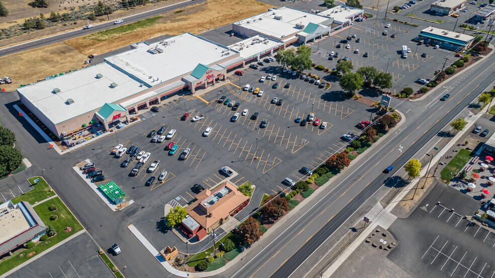 More Photos Of 1595 NE 3rd St, Prineville Storefront For Lease