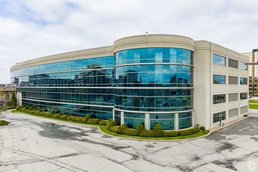 Primary Photo Of 237 Boul Hymus, Pointe-claire Office For Lease