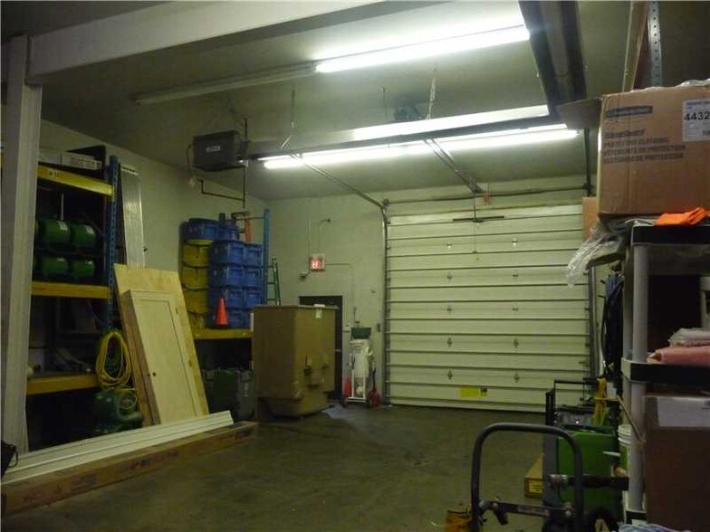 More Photos Of 357 Northgate Dr, Warrendale Warehouse For Lease