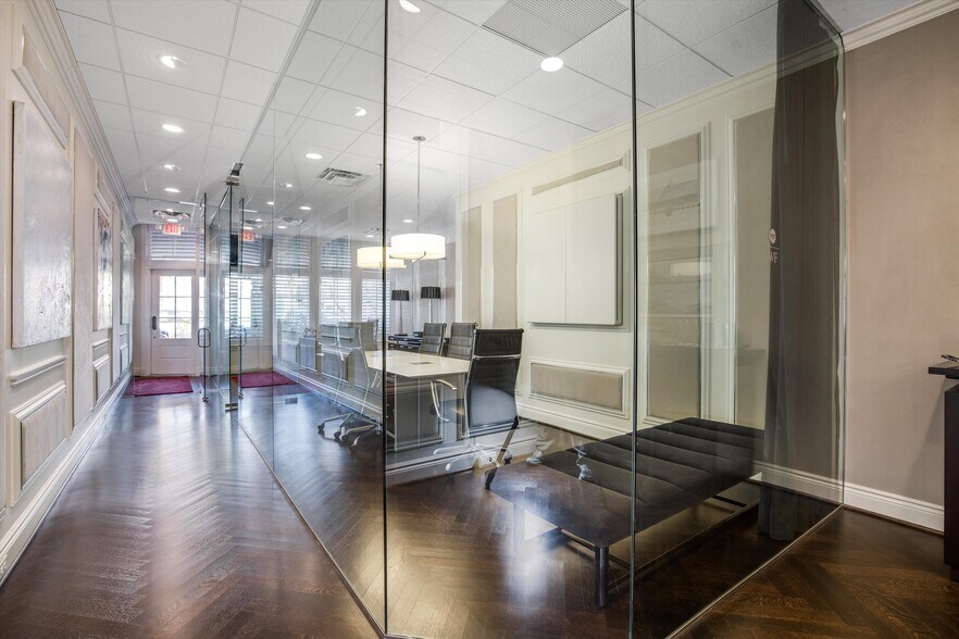 More Photos Of 112 Kercheval Ave, Grosse Pointe Office Residential For Lease