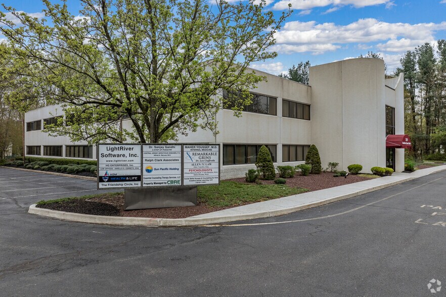 More Photos Of 225 Gordons Corner Rd, Manalapan Township Medical For Lease