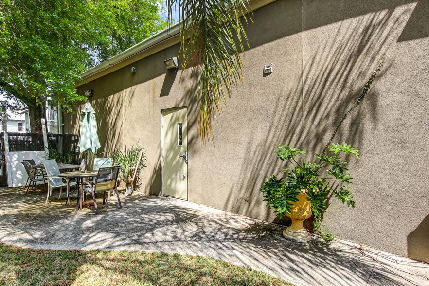 More Photos Of 1334 Walnut St, Jacksonville Office For Sale