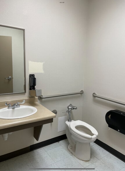 More Photos Of 4774 Loma del Sur Dr, El Paso Healthcare For Sale