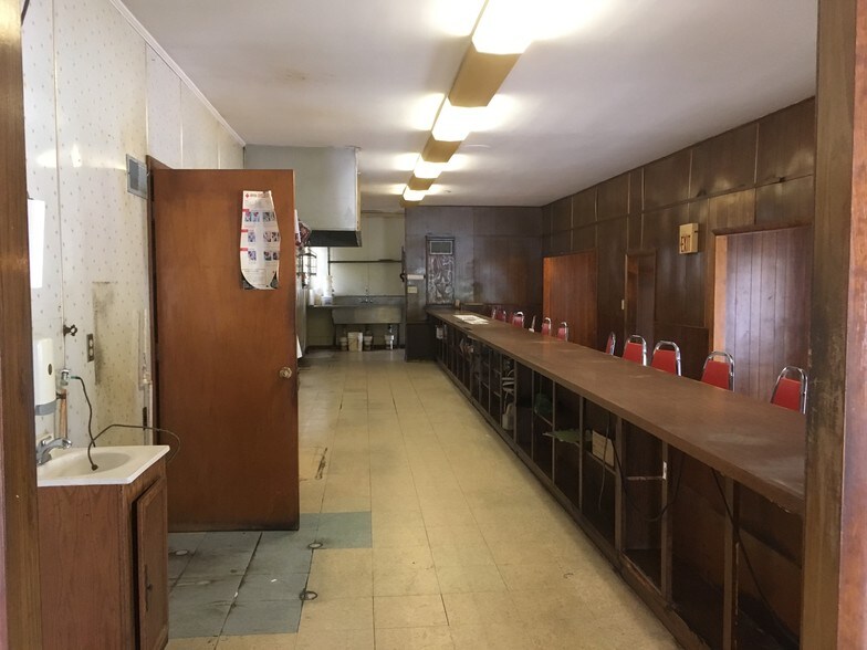 More Photos Of 4014 Mountville Rd, Jefferson Restaurant For Lease