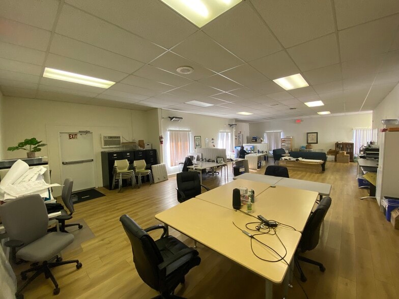More Photos Of 5011 Holly Dr, San Diego Office For Lease
