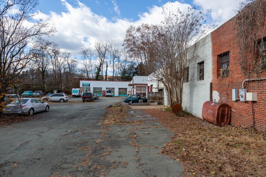 More Photos Of 2845 Ivy Rd, Charlottesville Service For Sale