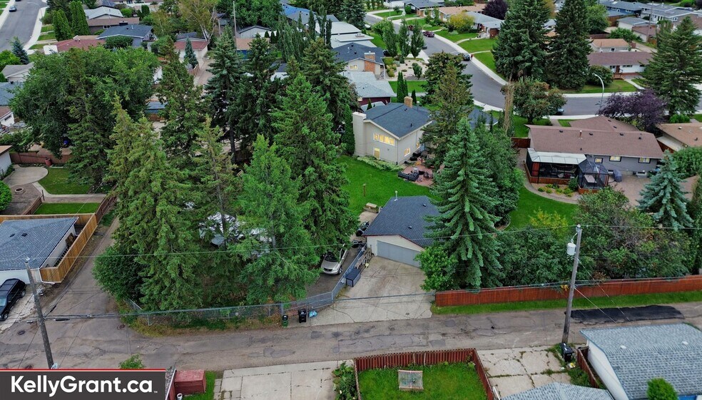 More Photos Of 9657 68A St NW, Edmonton Multifamily For Sale