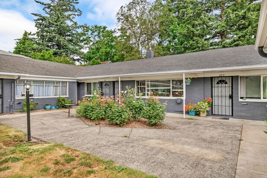 More Photos Of 206-240 NE 66th Ave, Portland Apartments For Sale