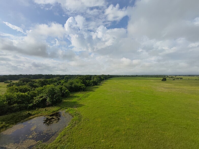 More Photos Of 415 Veterans Memorial Dr, Navasota Land For Sale