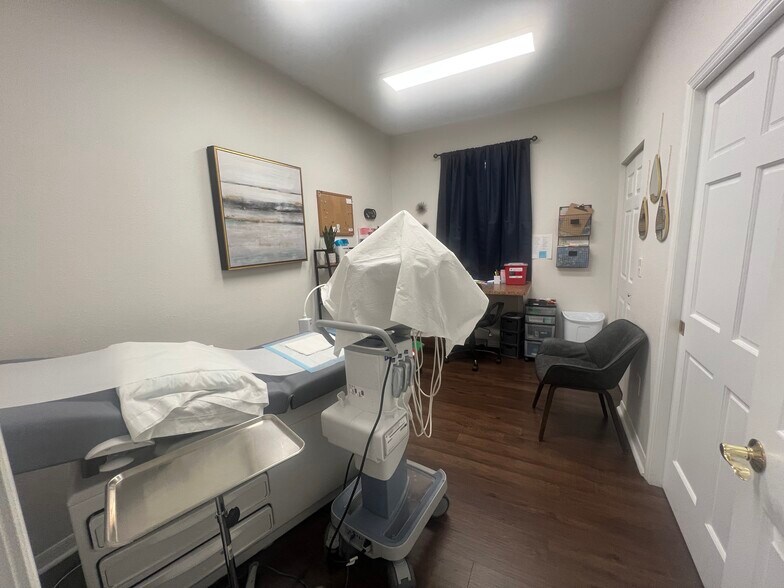 More Photos Of 3743 Maryweather Ln, Wesley Chapel Medical For Sale