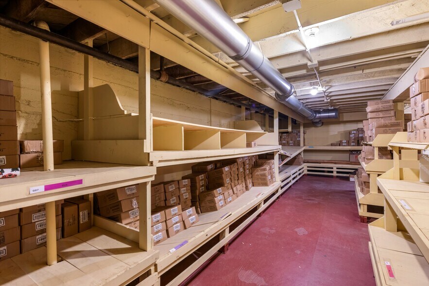 More Photos Of 1652 Grand Ave, Saint Paul Storefront Retail Office For Lease