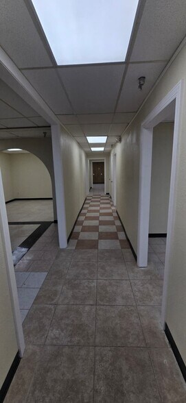More Photos Of 5401 Sligh Ave, Tampa Auto Repair For Lease