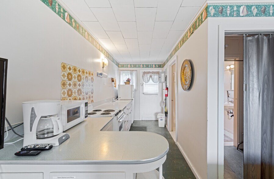 More Photos Of 4484 Fish Mill, Westlake Hotel For Sale