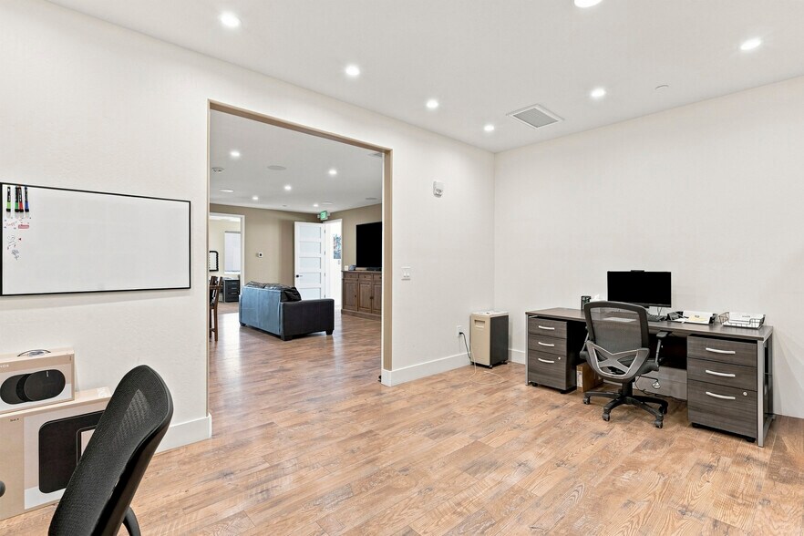 More Photos Of 2220 Taxi Way, Prescott Industrial For Sale