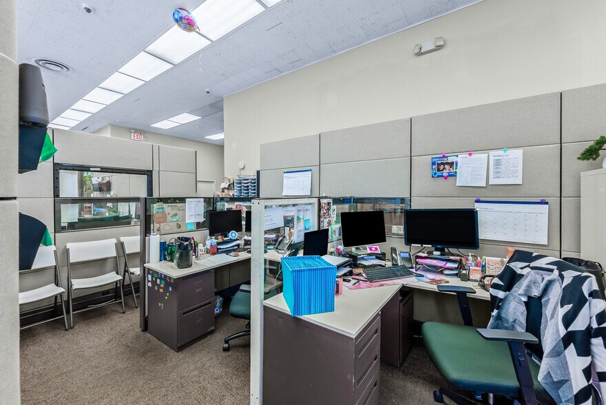 More Photos Of 166-170 Jericho Tpke, Floral Park Loft Creative Space For Lease