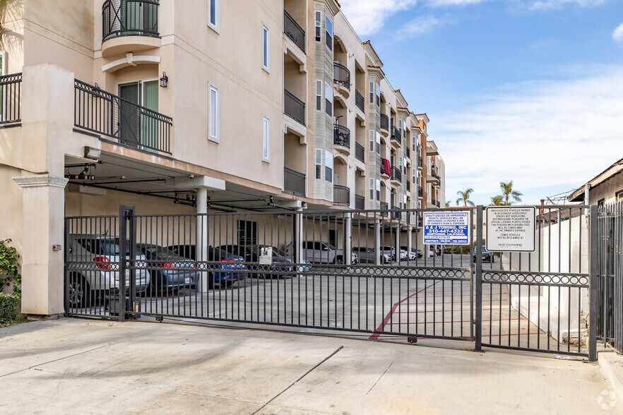 More Photos Of 14105 Chadron Ave, Hawthorne Apartments For Lease