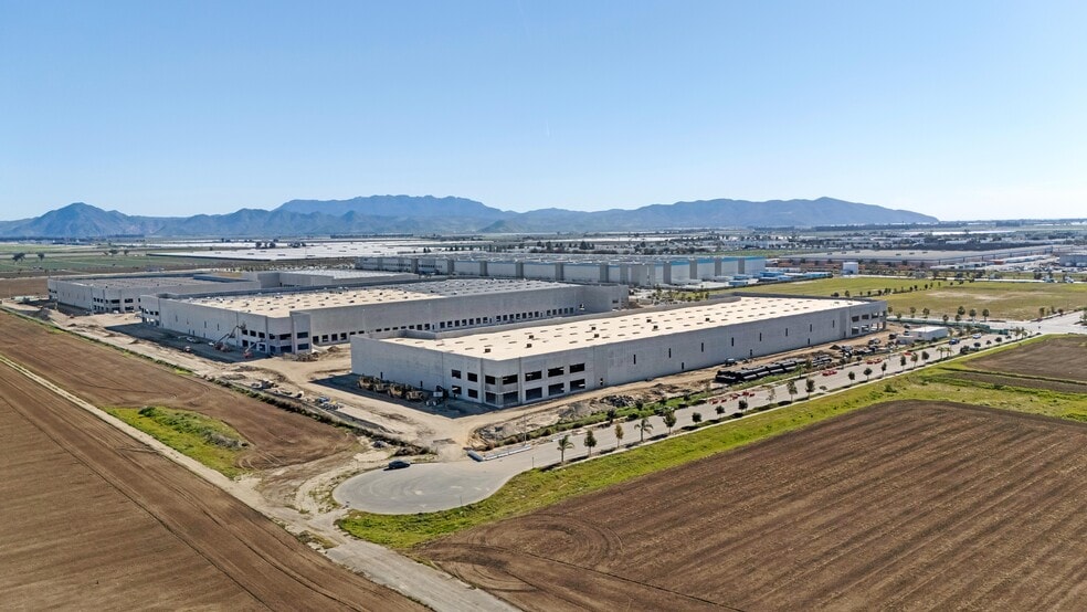 More Photos Of 101 Logistics Ctr, Oxnard Unknown For Lease