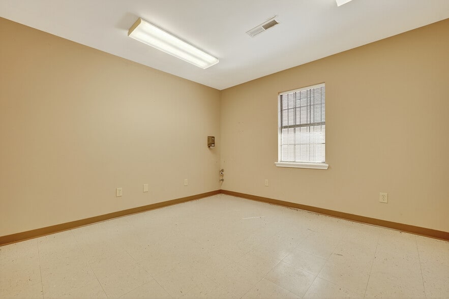 More Photos Of 1324-1325 Highway 195, Jasper Assisted Living For Sale