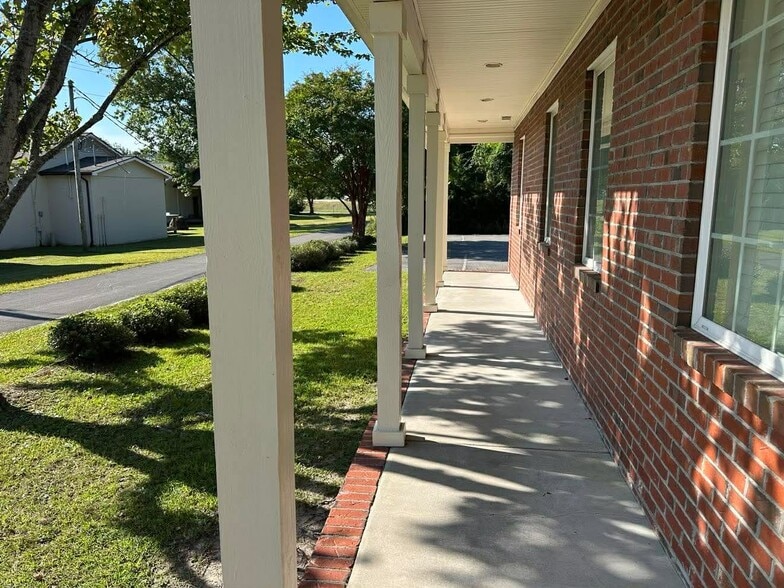 More Photos Of 4725 Country Club Rd, Morehead City Office For Lease